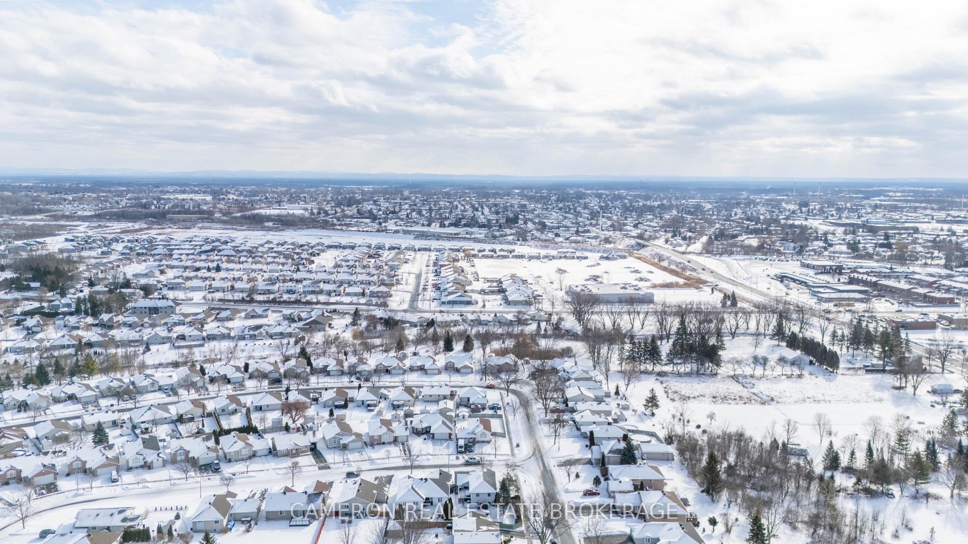 Photo 39 of 225 Wellington Street E, Cornwall — HOMEH