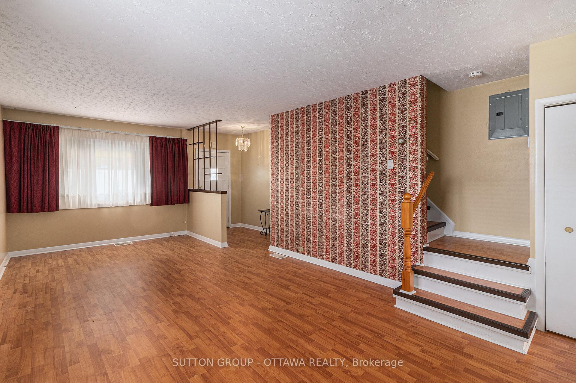 Photo 5 of 1341 Raven Avenue, Ottawa, Carlington — HOMEH