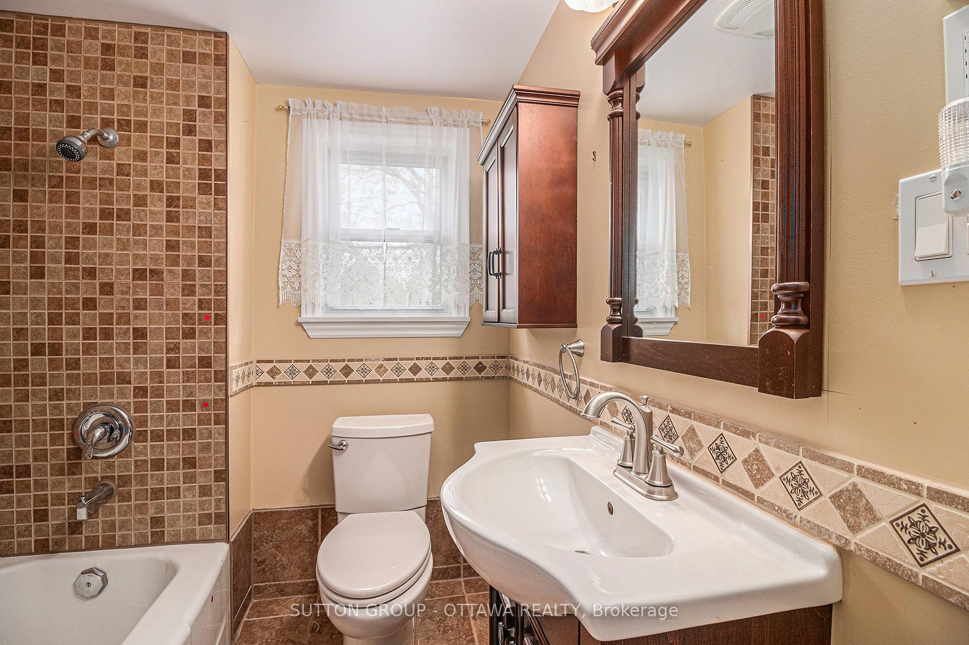 Photo 19 of 1341 Raven Avenue, Ottawa, Carlington — HOMEH