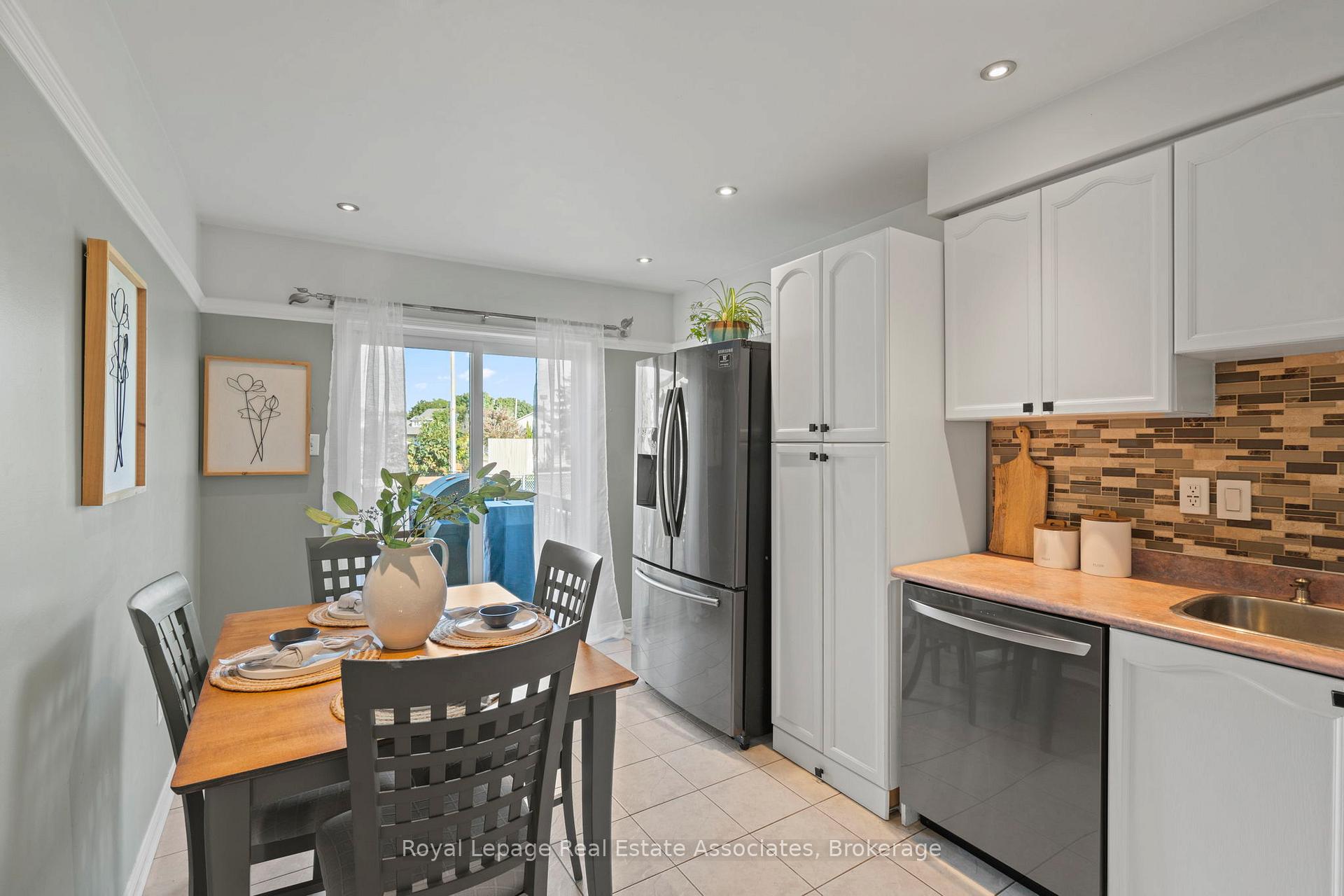 Photo 8 of 35 Willey Drive, Clarington, Bowmanville — HOMEH
