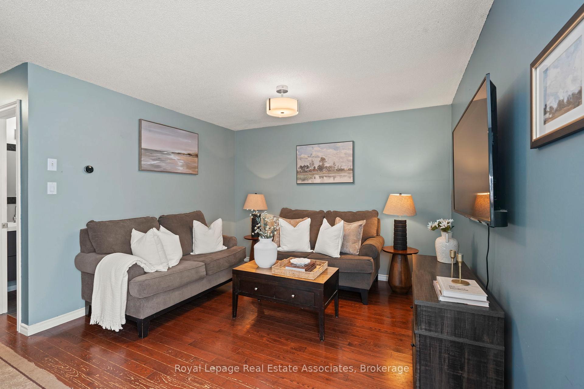 Photo 9 of 35 Willey Drive, Clarington, Bowmanville — HOMEH