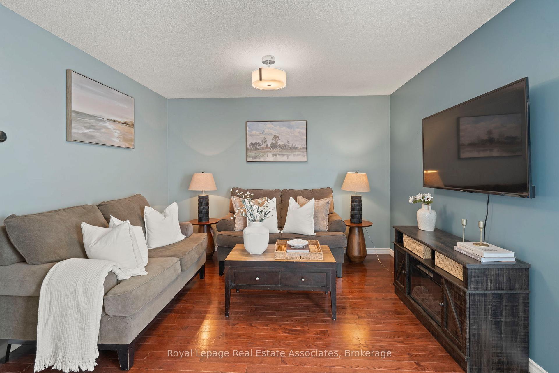 Photo 10 of 35 Willey Drive, Clarington, Bowmanville — HOMEH