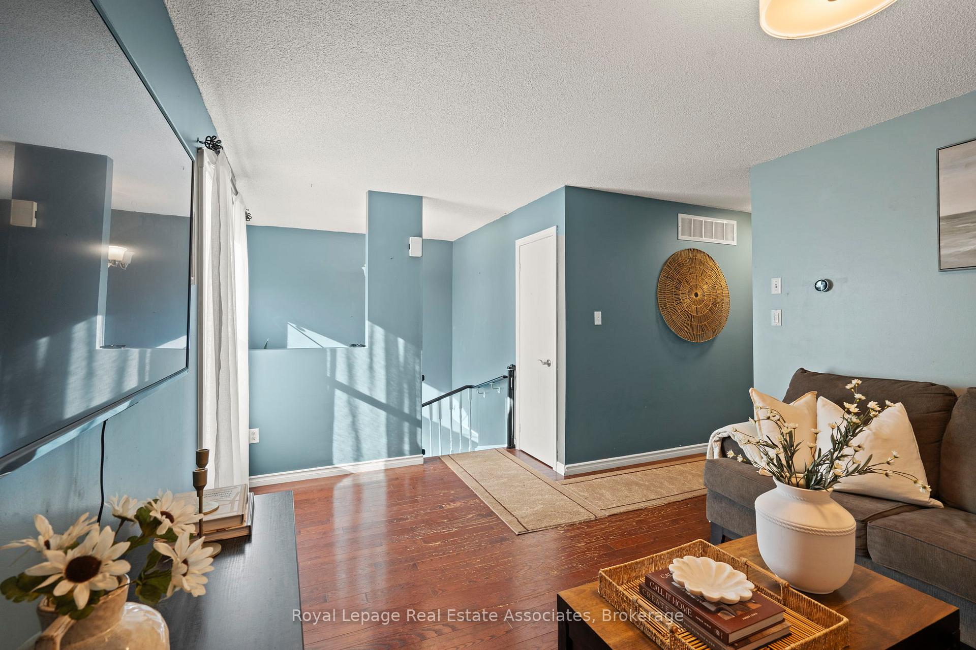 Photo 13 of 35 Willey Drive, Clarington, Bowmanville — HOMEH