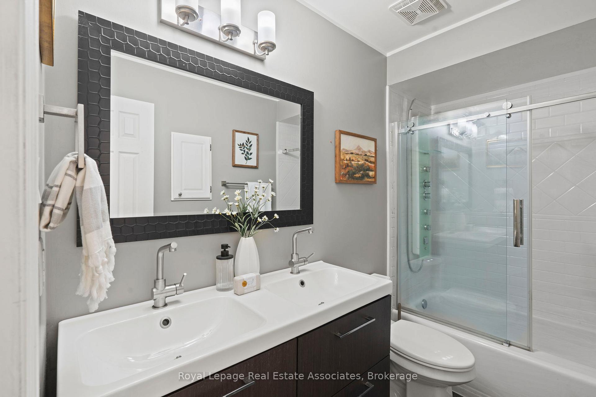 Photo 18 of 35 Willey Drive, Clarington, Bowmanville — HOMEH