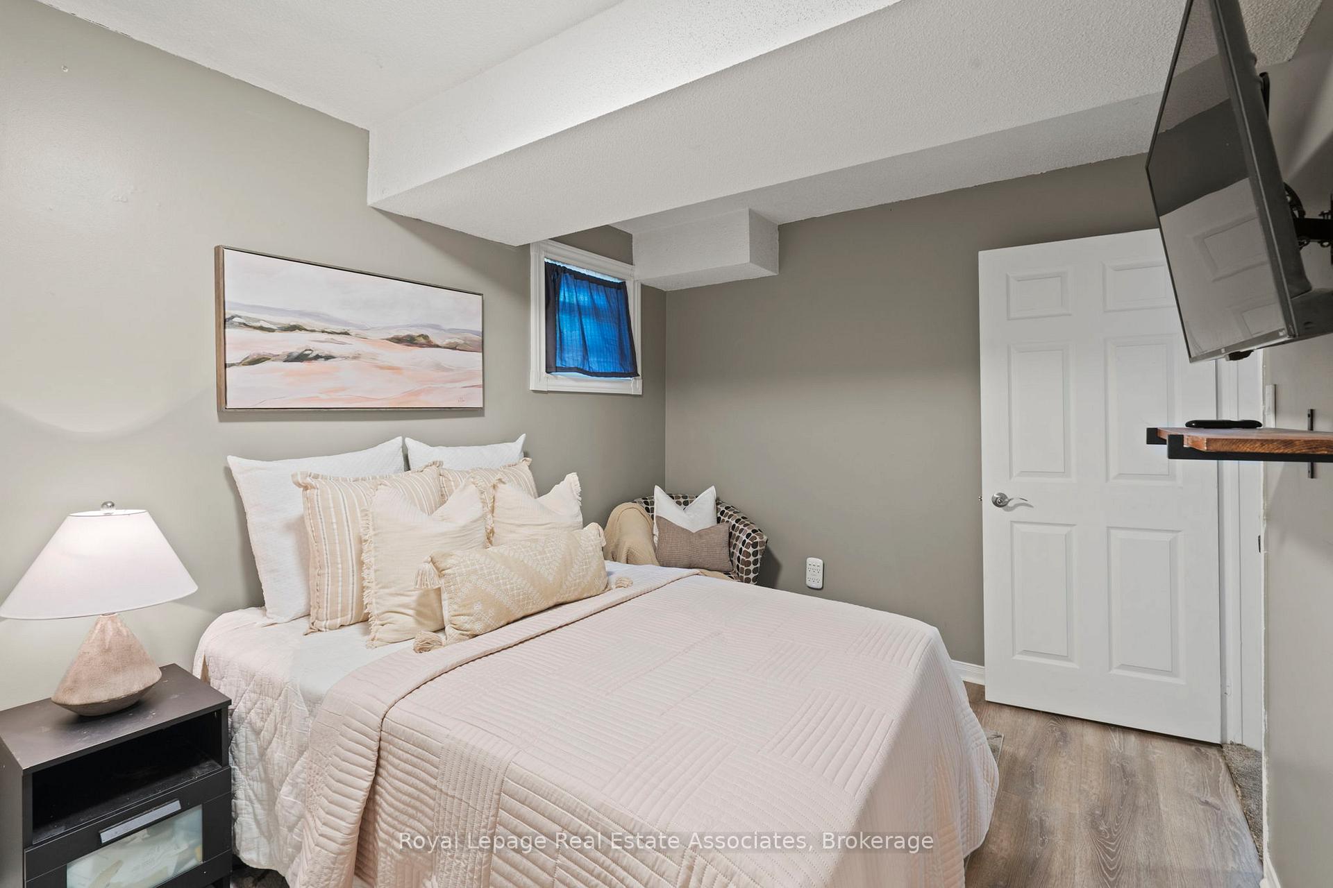 Photo 26 of 35 Willey Drive, Clarington, Bowmanville — HOMEH