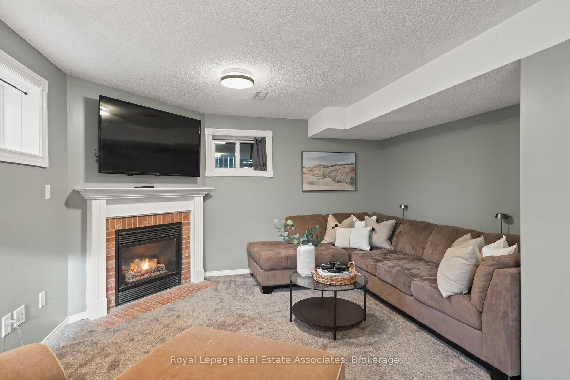 Photo 27 of 35 Willey Drive, Clarington, Bowmanville — HOMEH