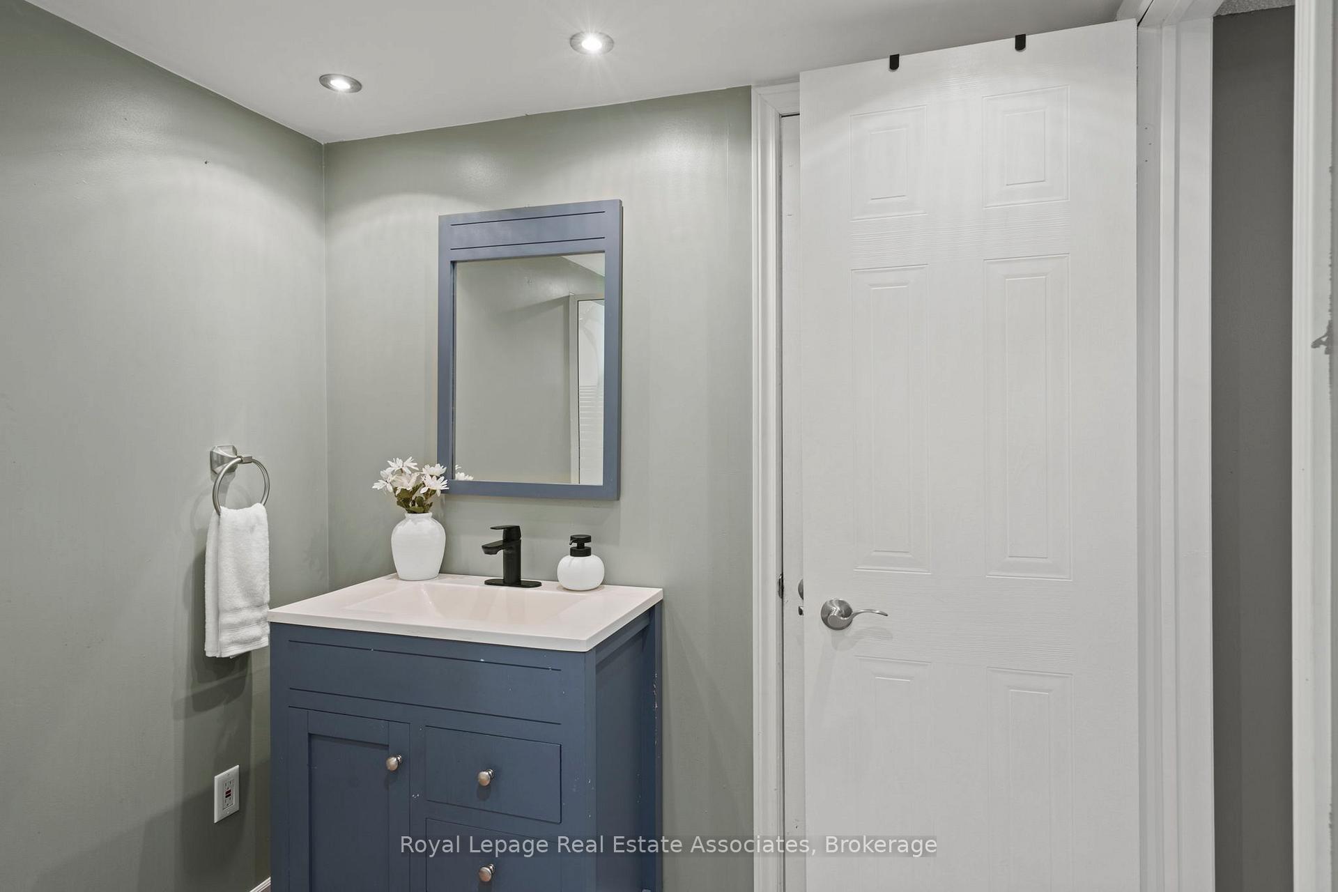 Photo 33 of 35 Willey Drive, Clarington, Bowmanville — HOMEH