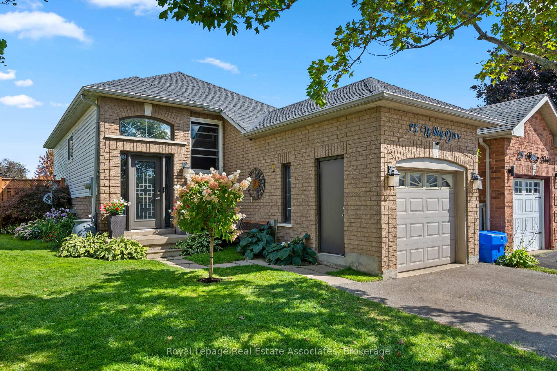 Photo 34 of 35 Willey Drive, Clarington, Bowmanville — HOMEH