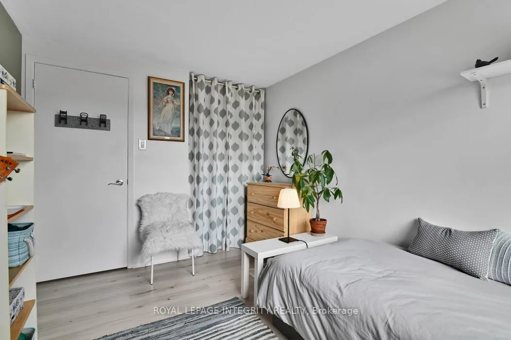 Photo 14 of 430 Sandhamn Private, Ottawa, Hunt Club Park/Greenboro — HOMEH