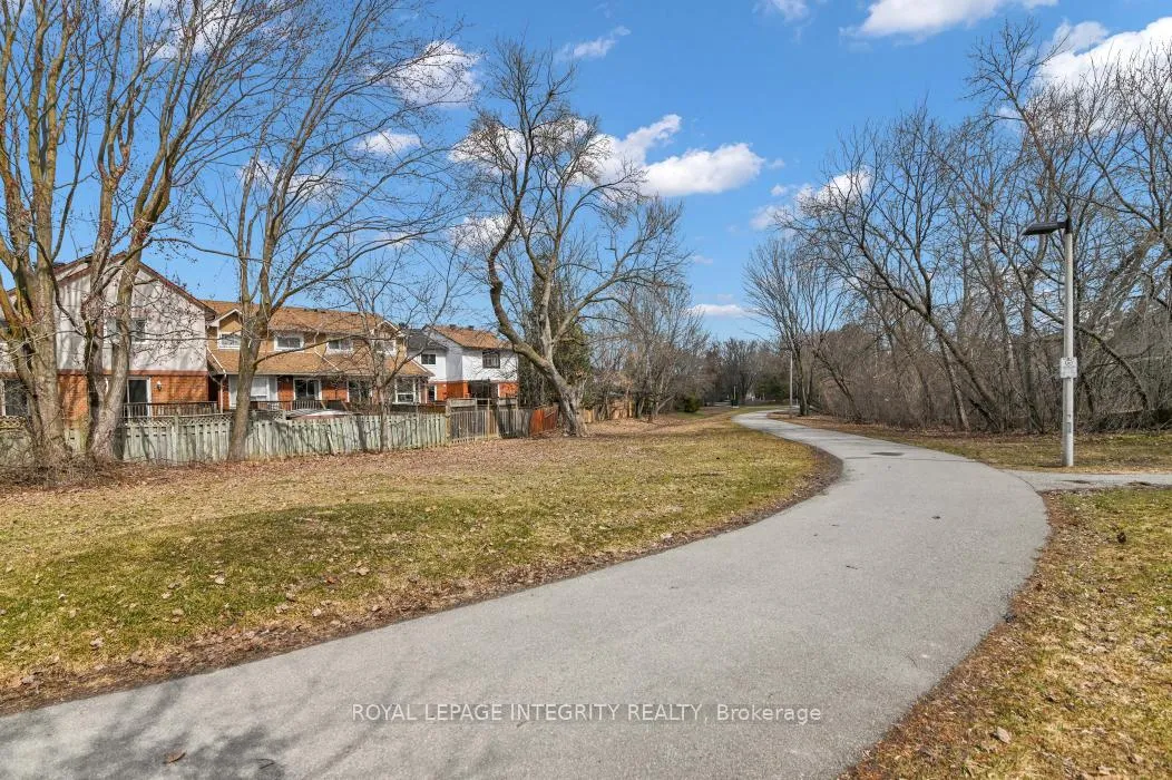 Photo 23 of 430 Sandhamn Private, Ottawa, Hunt Club Park/Greenboro — HOMEH