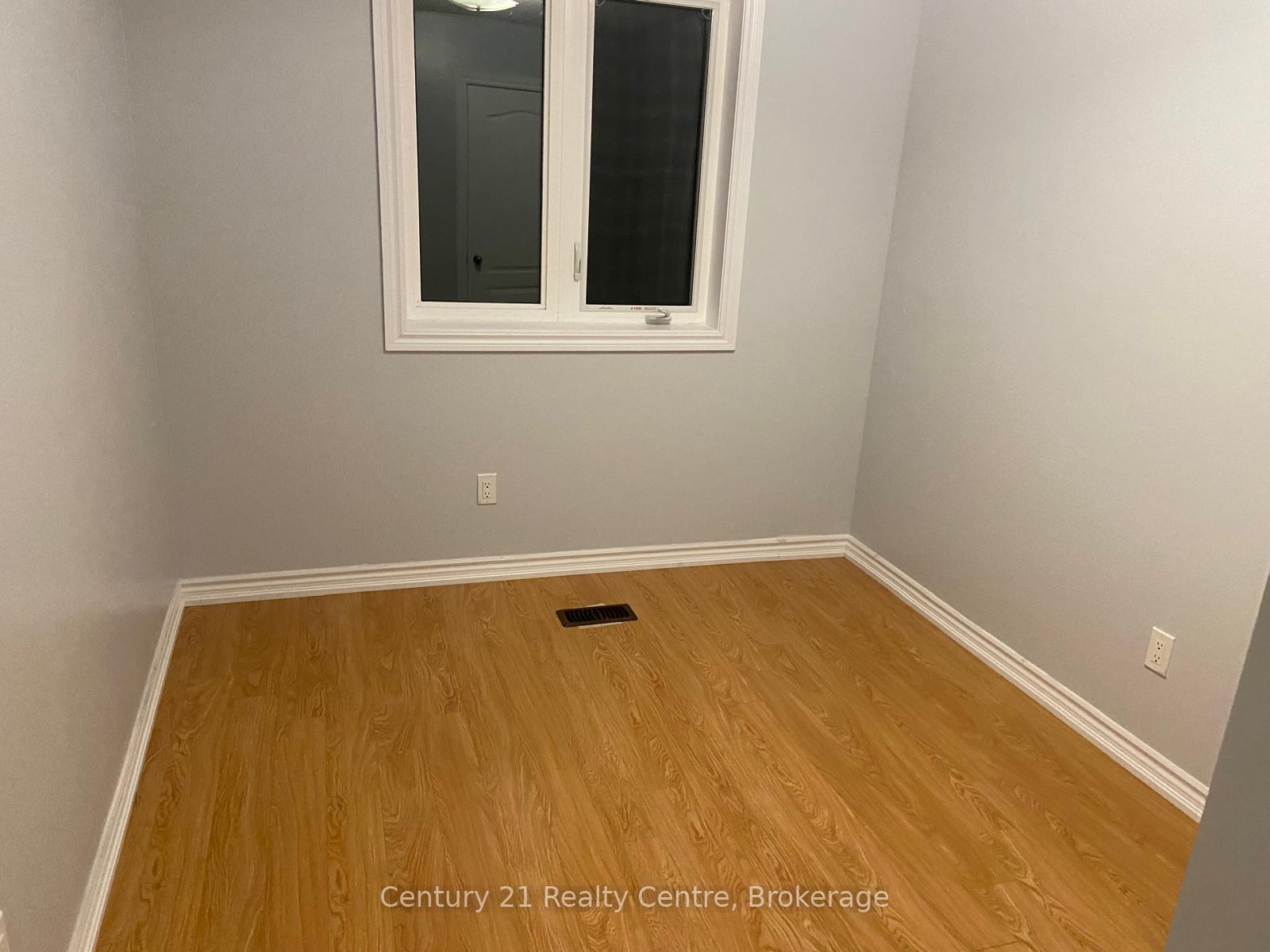 Photo 8 of 5 Shiff Crescent, Brampton, Heart Lake East — HOMEH