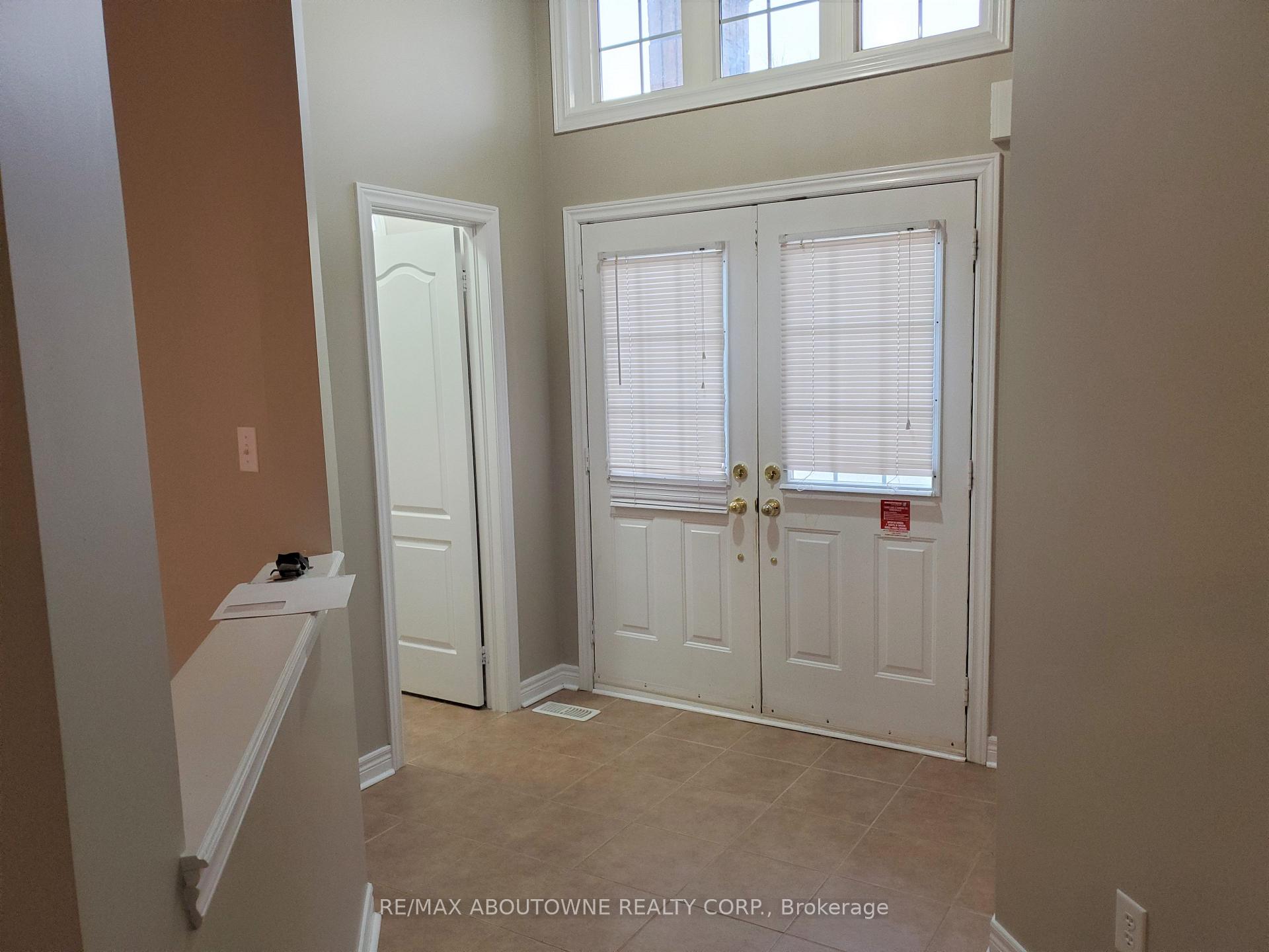 Photo 2 of 2086 Youngstown Gate, Oakville, Westmount — HOMEH
