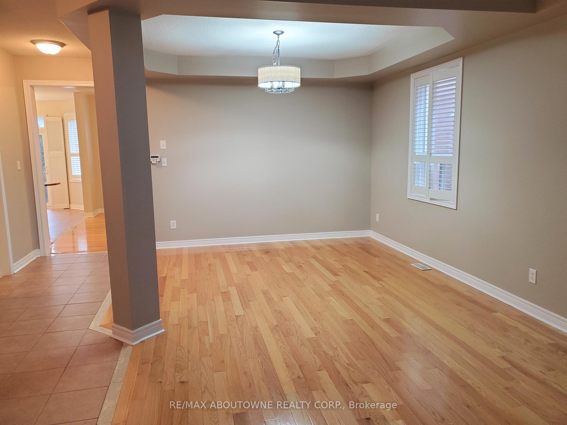 Photo 5 of 2086 Youngstown Gate, Oakville, Westmount — HOMEH