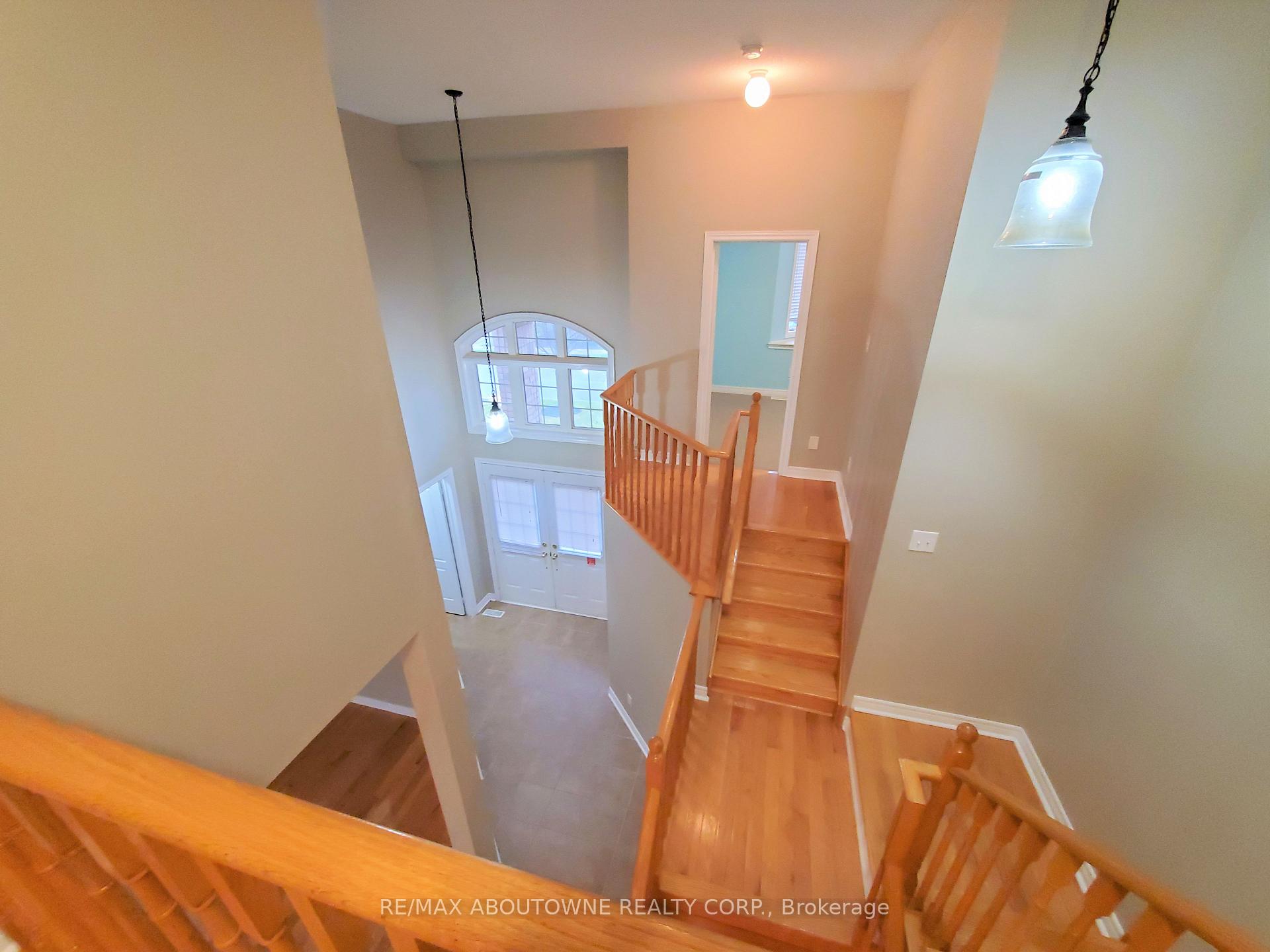 Photo 11 of 2086 Youngstown Gate, Oakville, Westmount — HOMEH