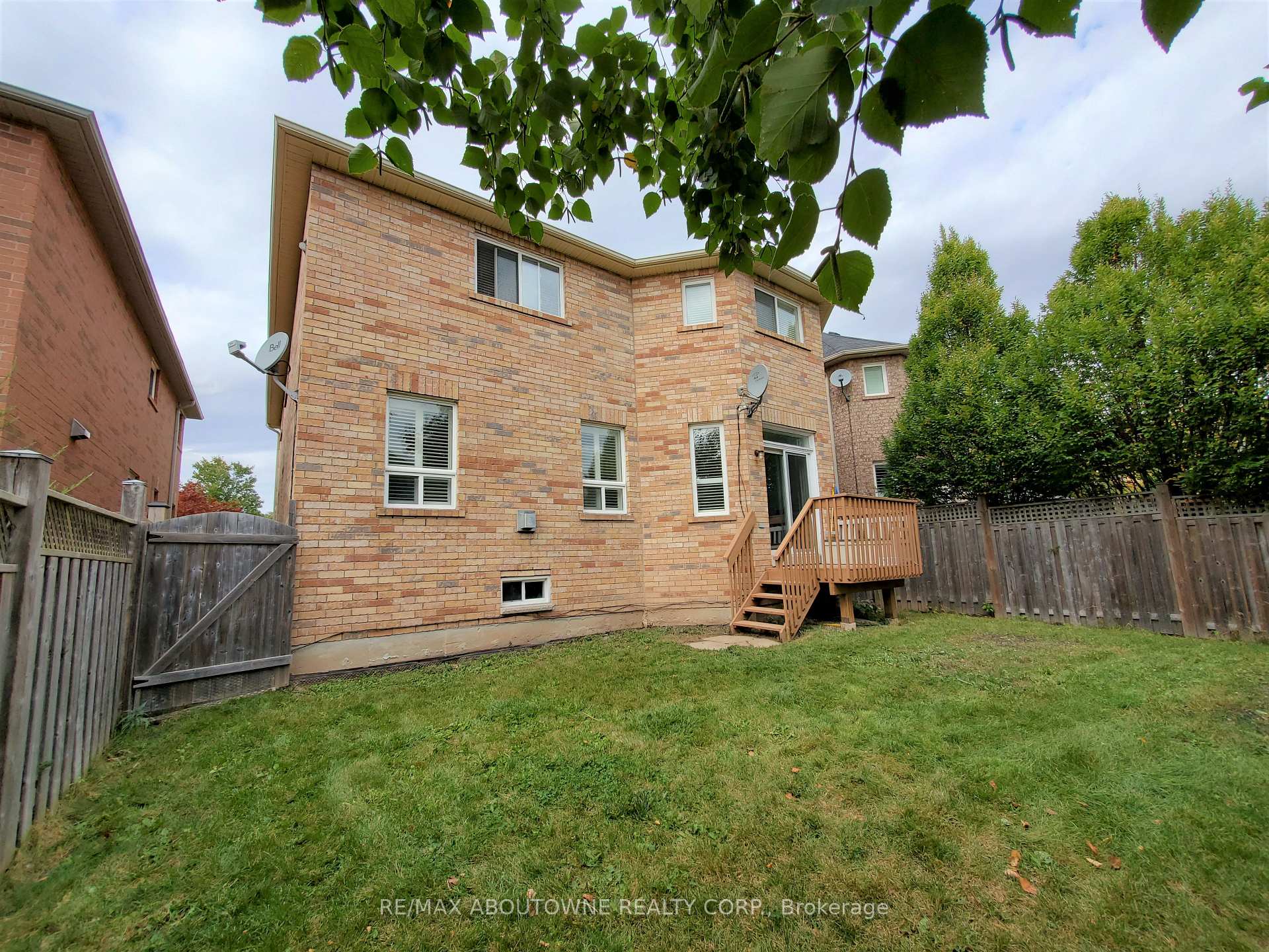 Photo 22 of 2086 Youngstown Gate, Oakville, Westmount — HOMEH