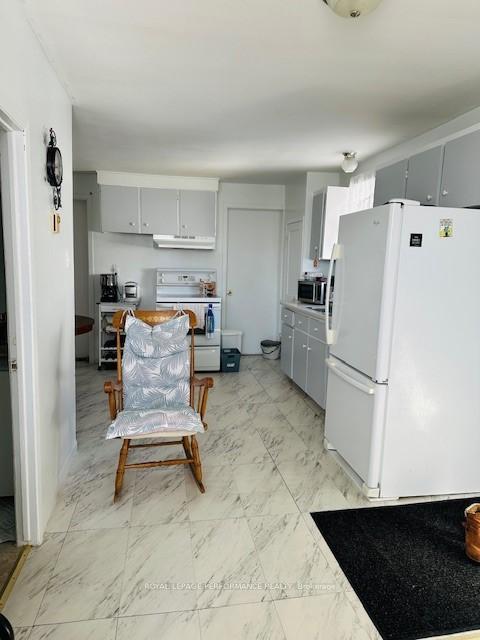 Photo 10 of 423-425 Victoria Street E, Cornwall — HOMEH