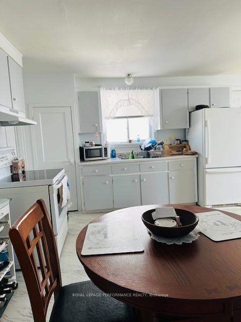 Photo 13 of 423-425 Victoria Street E, Cornwall — HOMEH