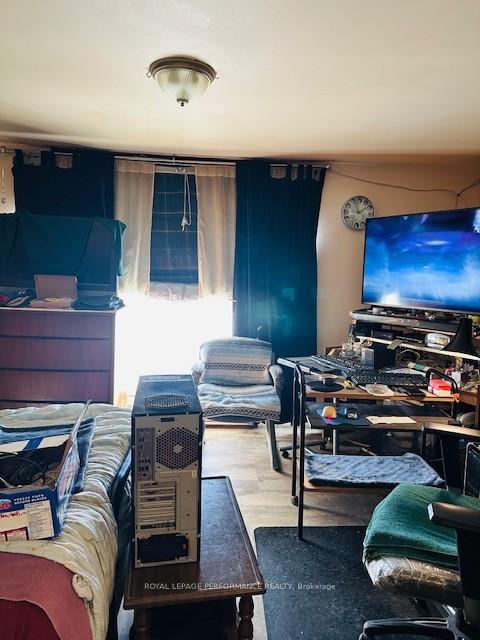 Photo 19 of 423-425 Victoria Street E, Cornwall — HOMEH