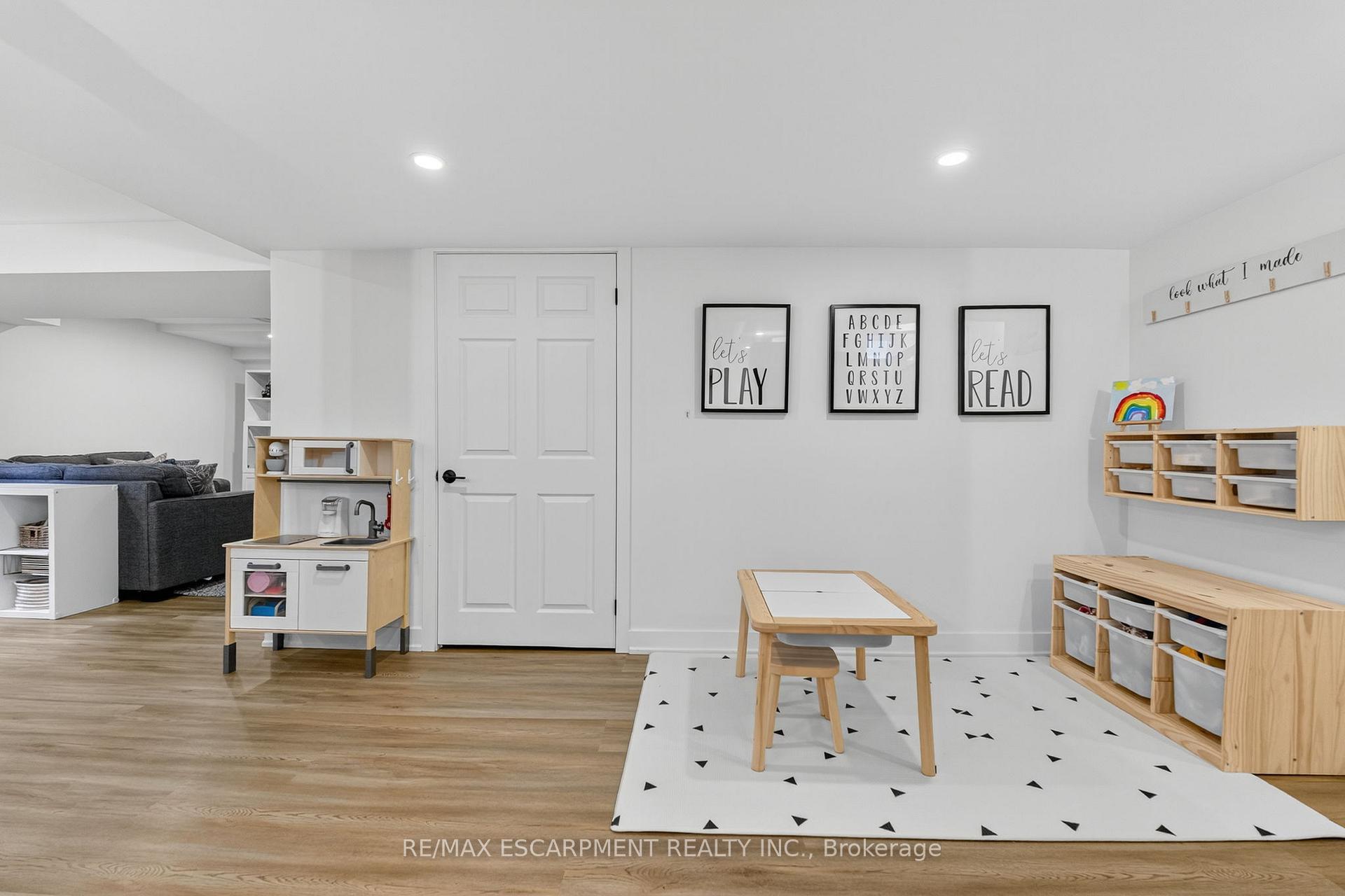 Photo 35 of 117 Wimberly Avenue, Hamilton, Waterdown — HOMEH