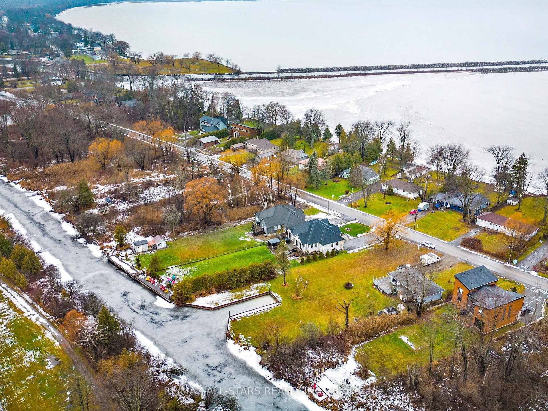 Photo 6 of 67B Irving Drive, Georgina, Pefferlaw — HOMEH