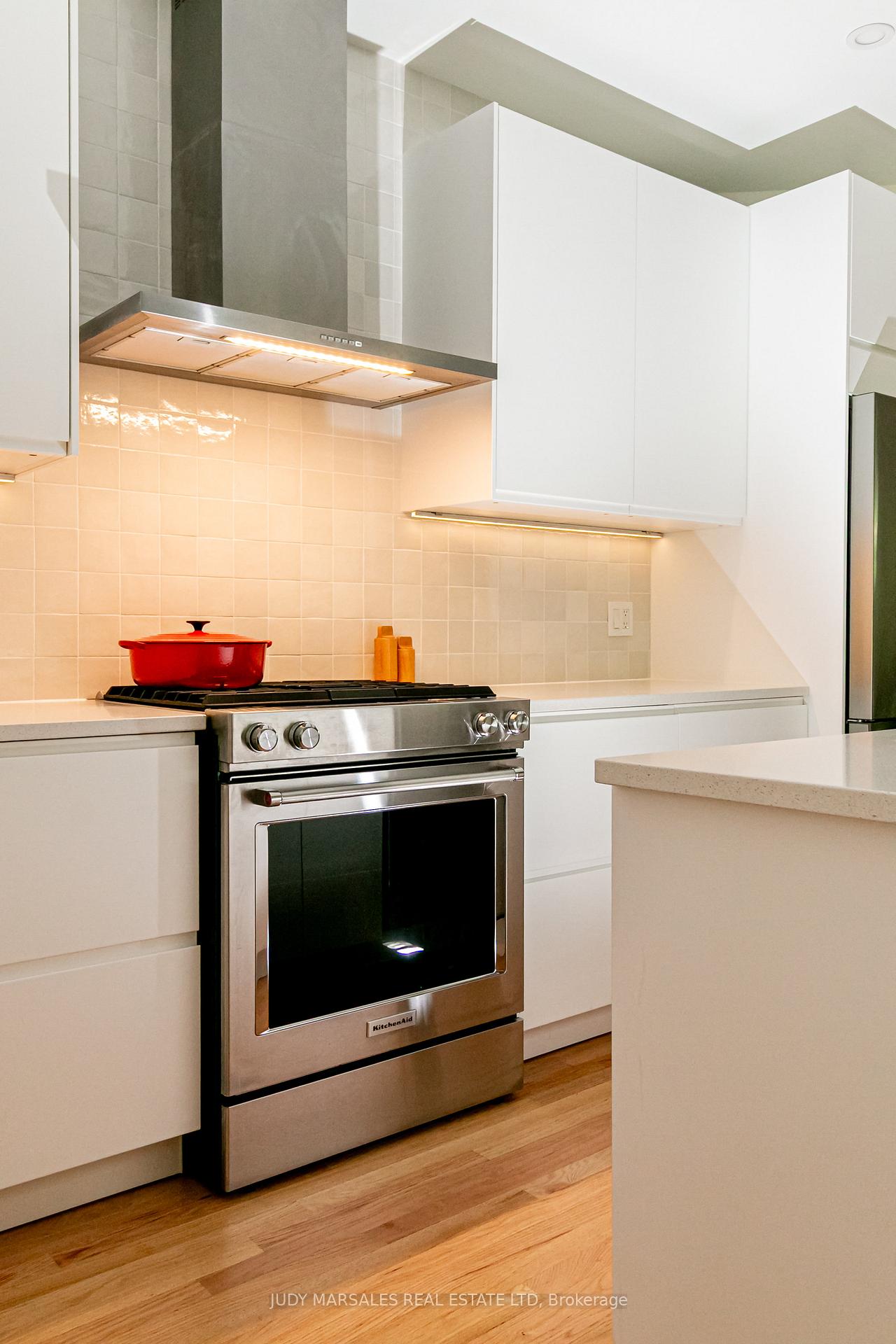 Photo 13 of 163 Ferrie Street E, Hamilton, North End — HOMEH