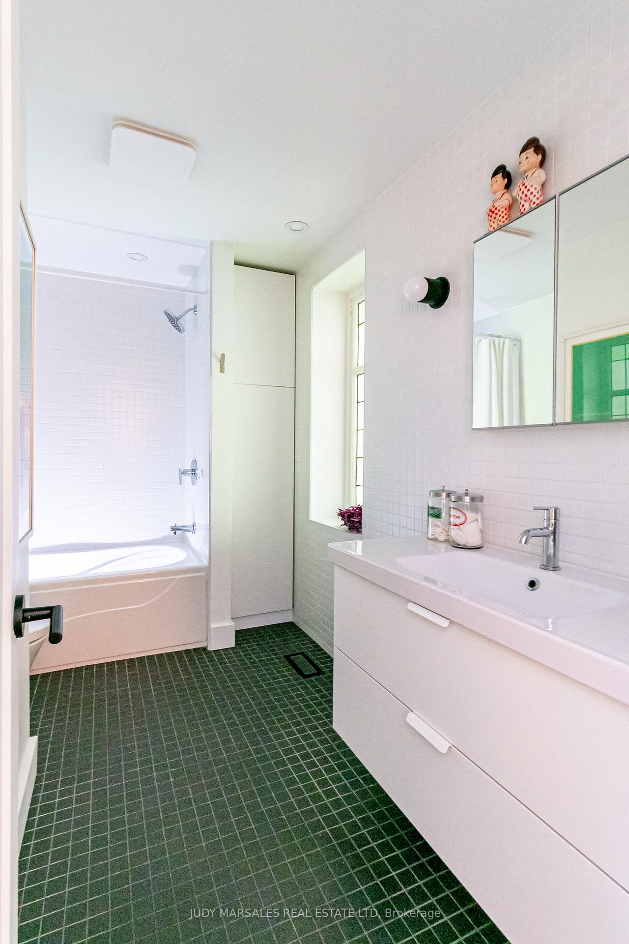 Photo 23 of 163 Ferrie Street E, Hamilton, North End — HOMEH
