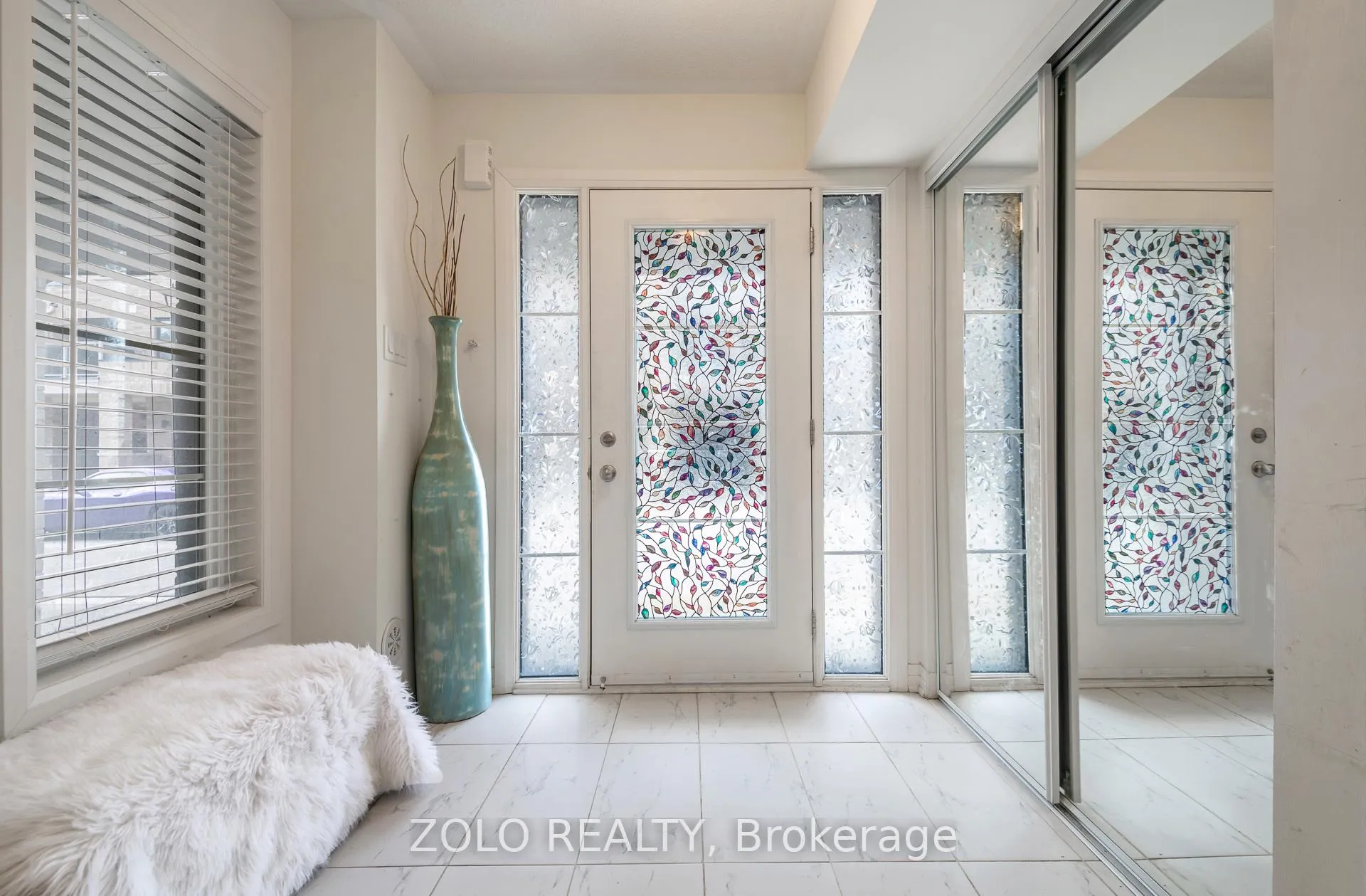 Photo 5 of 261 Lord Elgin Lane, Clarington, Bowmanville — HOMEH