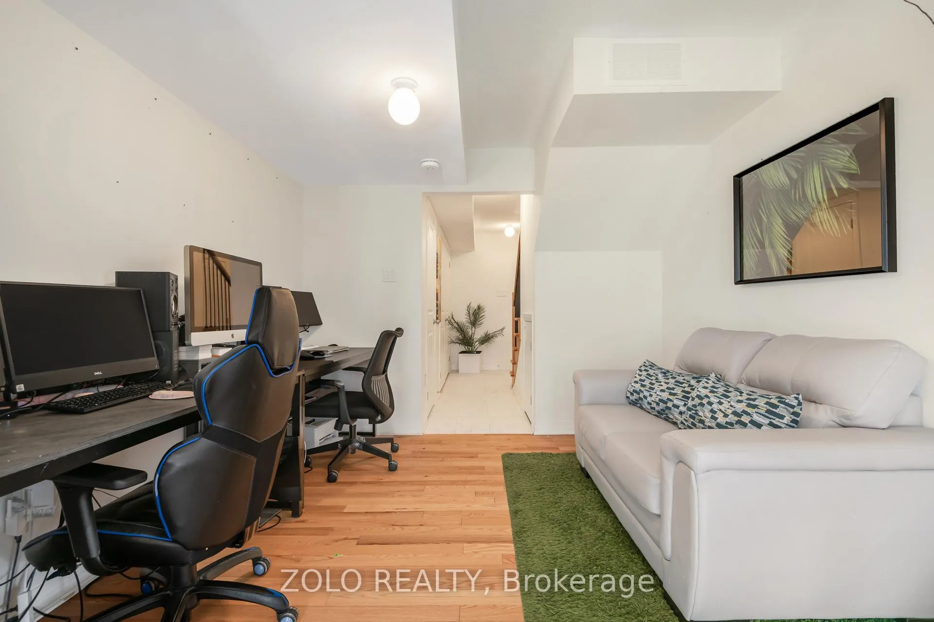 Photo 7 of 261 Lord Elgin Lane, Clarington, Bowmanville — HOMEH