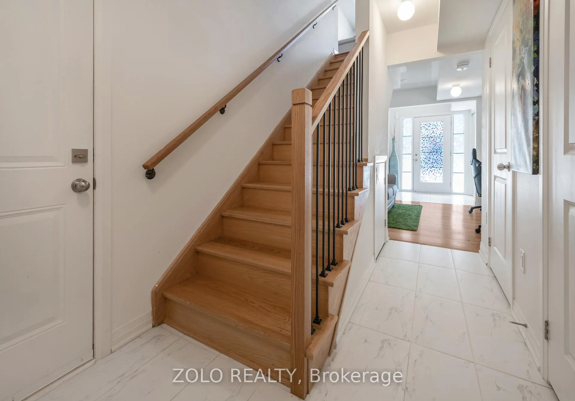 Photo 8 of 261 Lord Elgin Lane, Clarington, Bowmanville — HOMEH