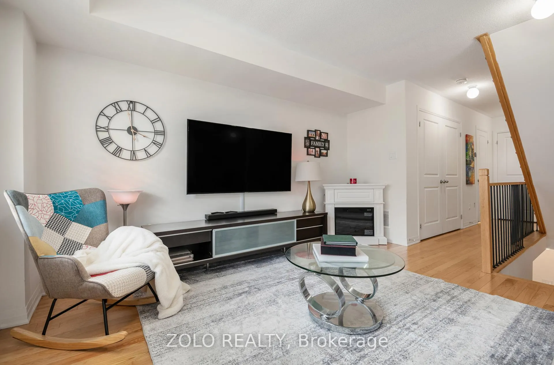 Photo 10 of 261 Lord Elgin Lane, Clarington, Bowmanville — HOMEH