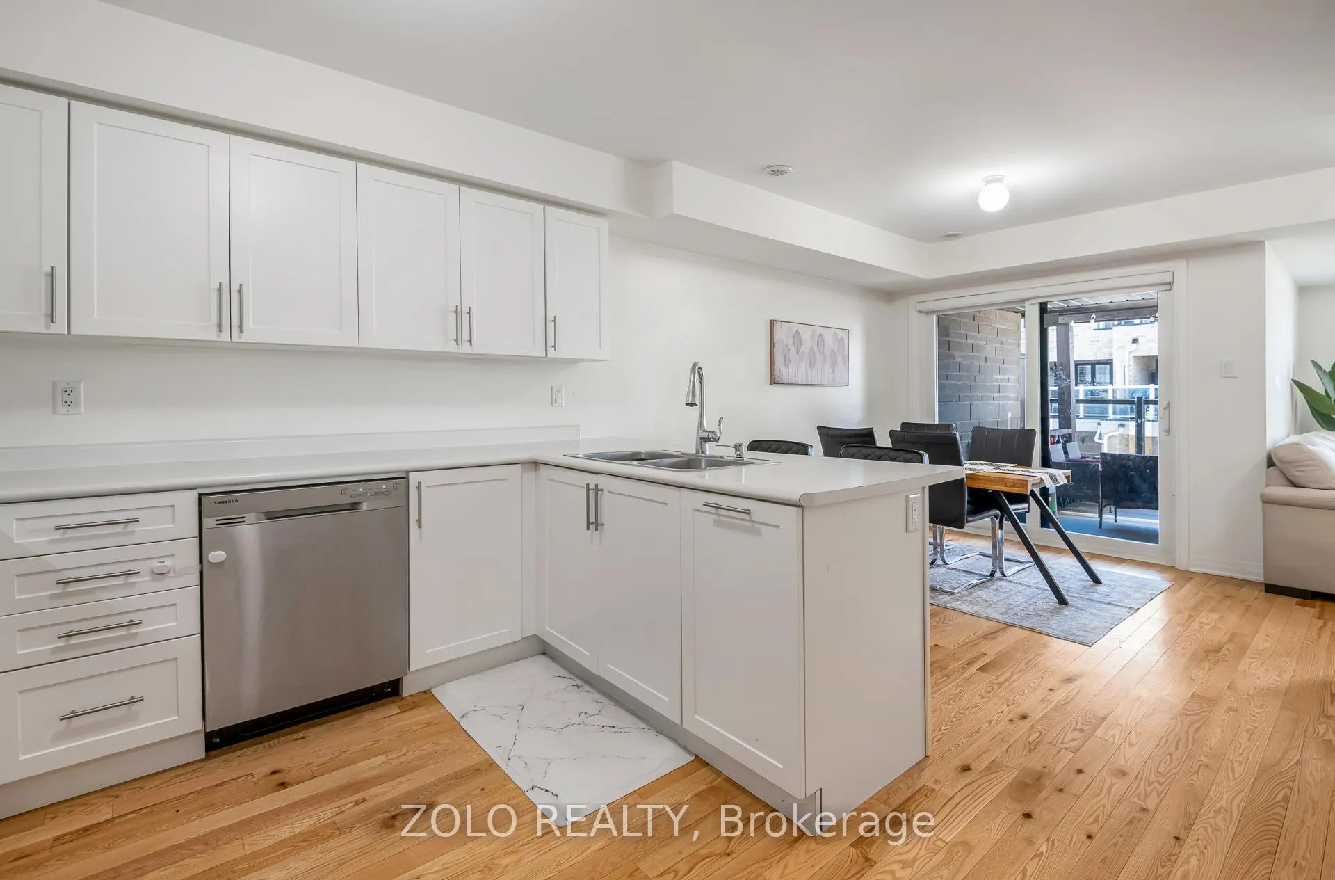 Photo 16 of 261 Lord Elgin Lane, Clarington, Bowmanville — HOMEH