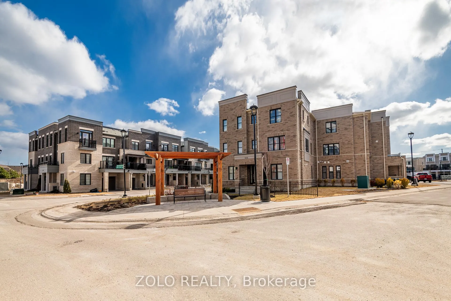 Photo 29 of 261 Lord Elgin Lane, Clarington, Bowmanville — HOMEH