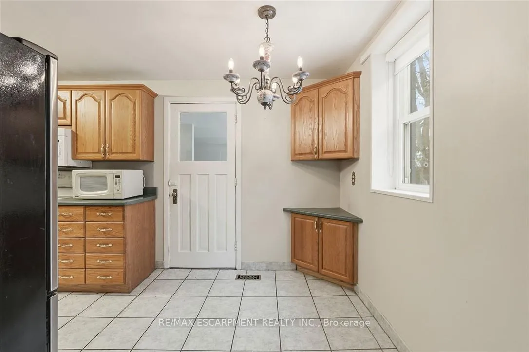 Photo 13 of 92 Gary Avenue, Hamilton, Ainslie Wood — HOMEH