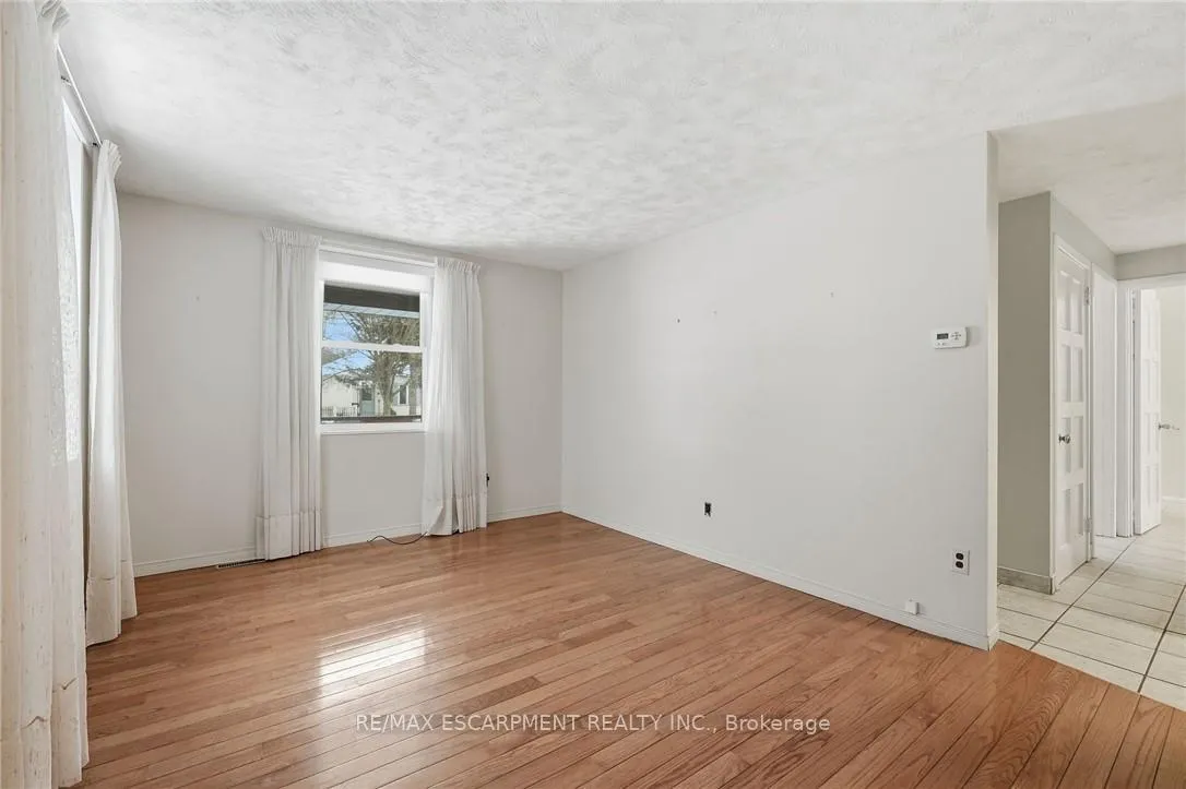 Photo 16 of 92 Gary Avenue, Hamilton, Ainslie Wood — HOMEH