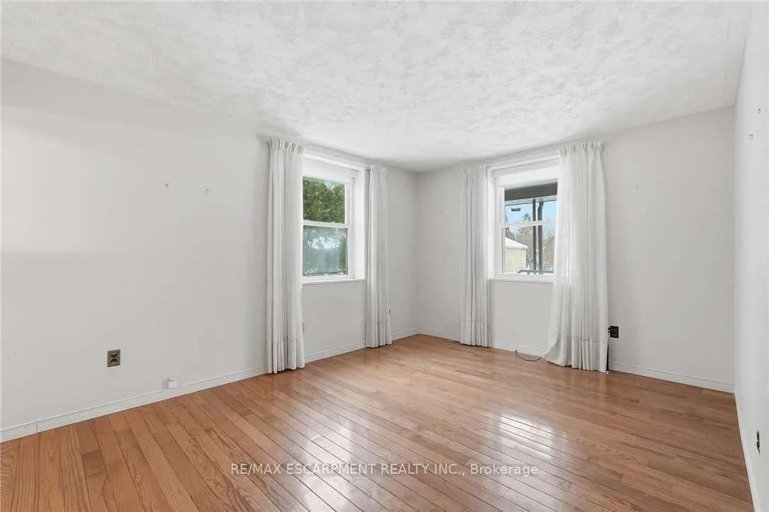 Photo 17 of 92 Gary Avenue, Hamilton, Ainslie Wood — HOMEH
