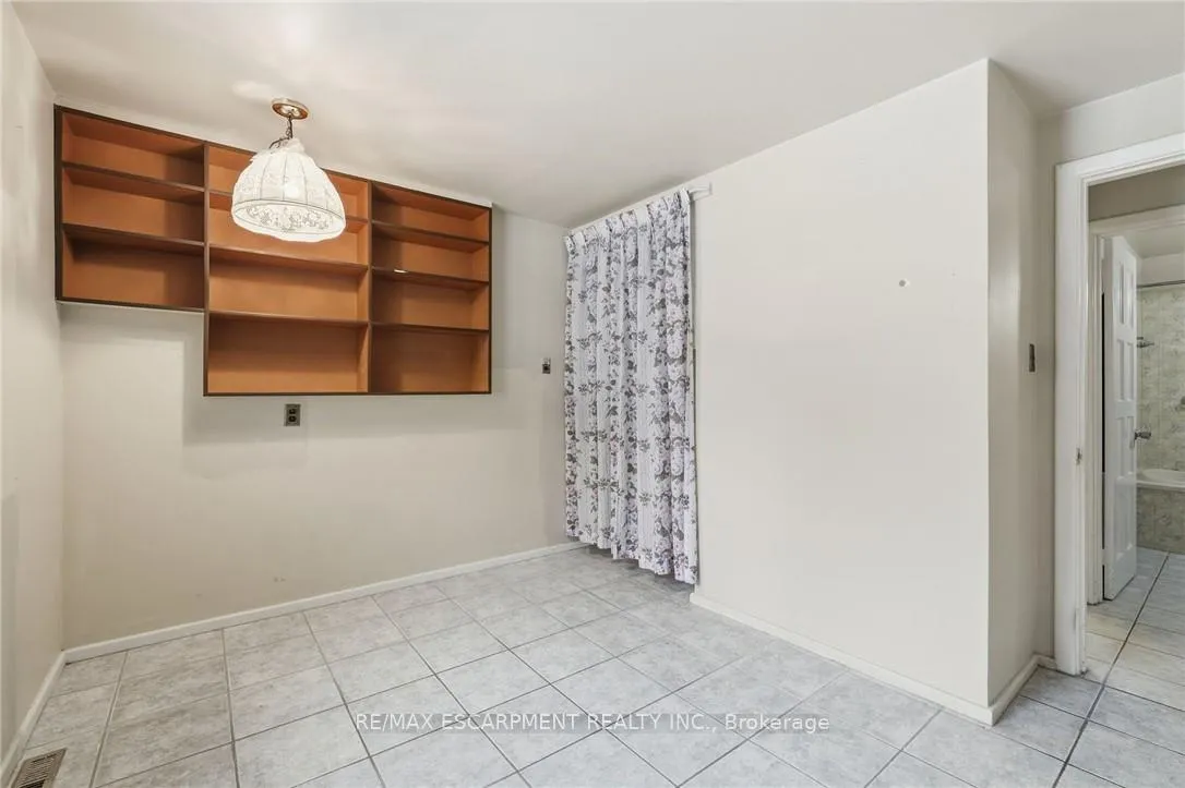 Photo 21 of 92 Gary Avenue, Hamilton, Ainslie Wood — HOMEH