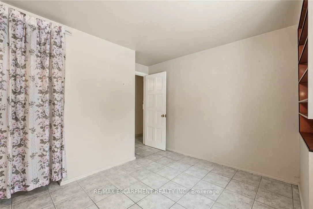 Photo 22 of 92 Gary Avenue, Hamilton, Ainslie Wood — HOMEH