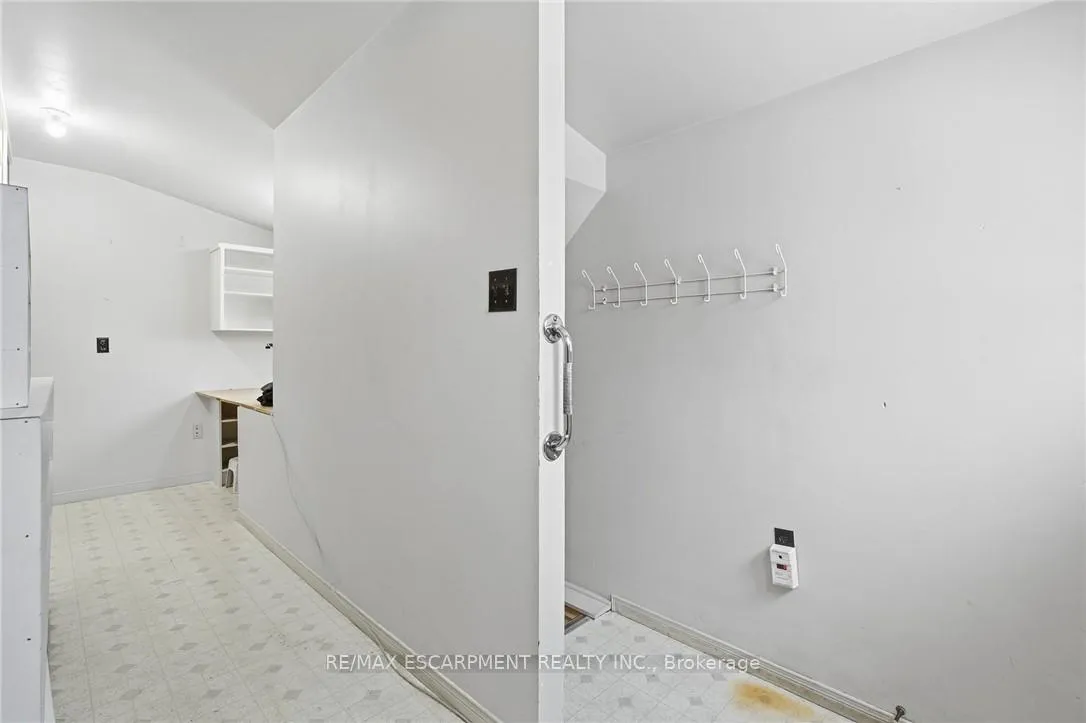 Photo 28 of 92 Gary Avenue, Hamilton, Ainslie Wood — HOMEH
