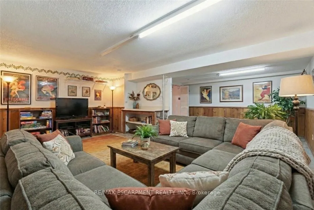 Photo 31 of 92 Gary Avenue, Hamilton, Ainslie Wood — HOMEH