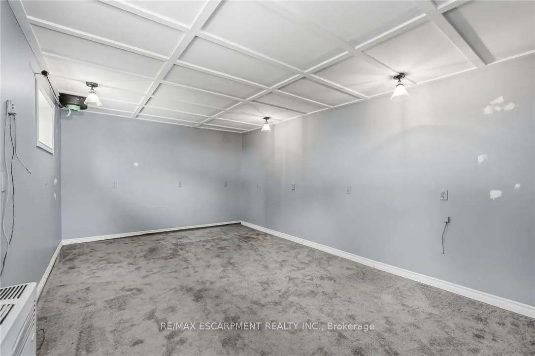 Photo 38 of 92 Gary Avenue, Hamilton, Ainslie Wood — HOMEH