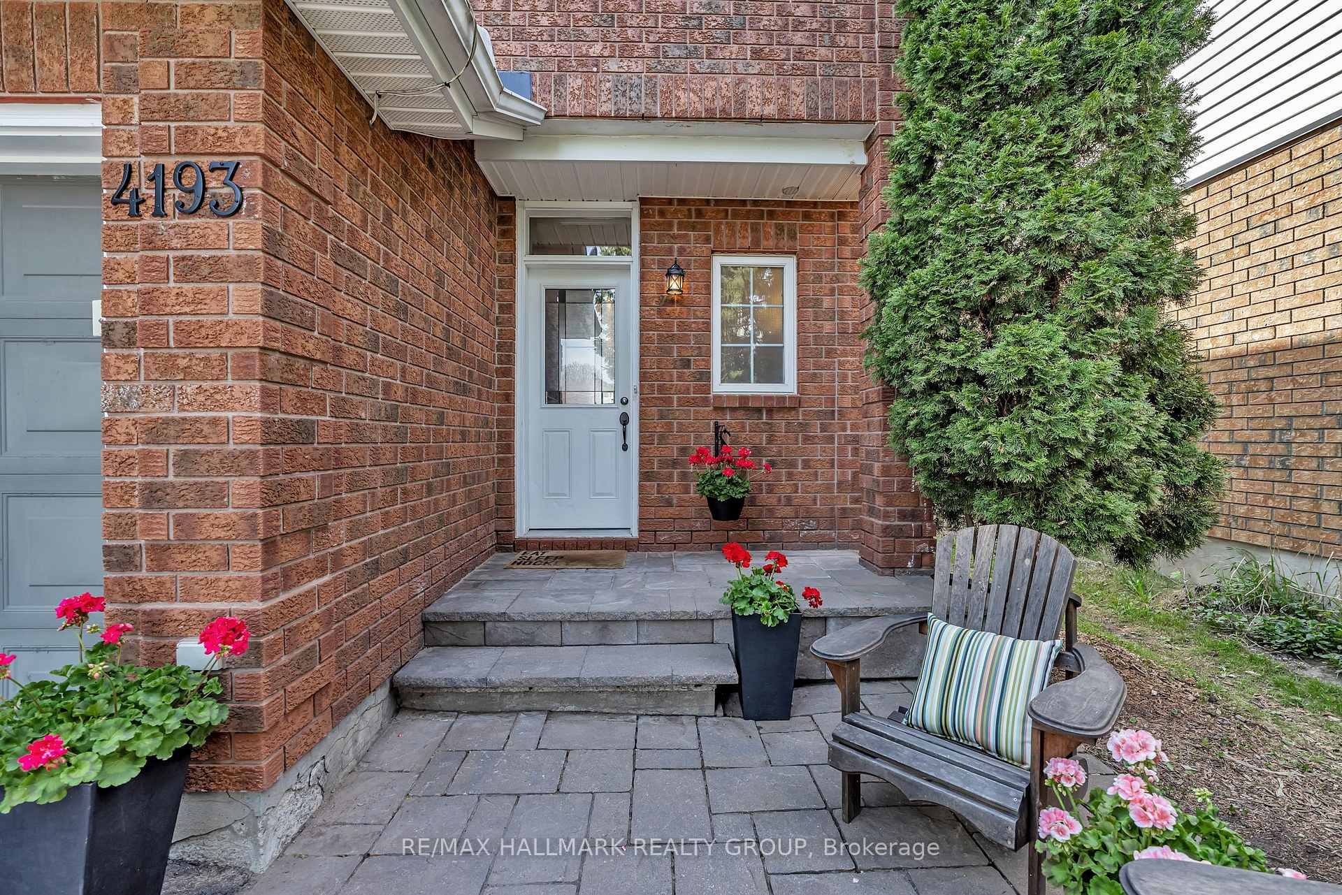 Photo 2 of 4193 Owl Valley Drive, Ottawa, Riverside South/Gloucester Glen — HOMEH