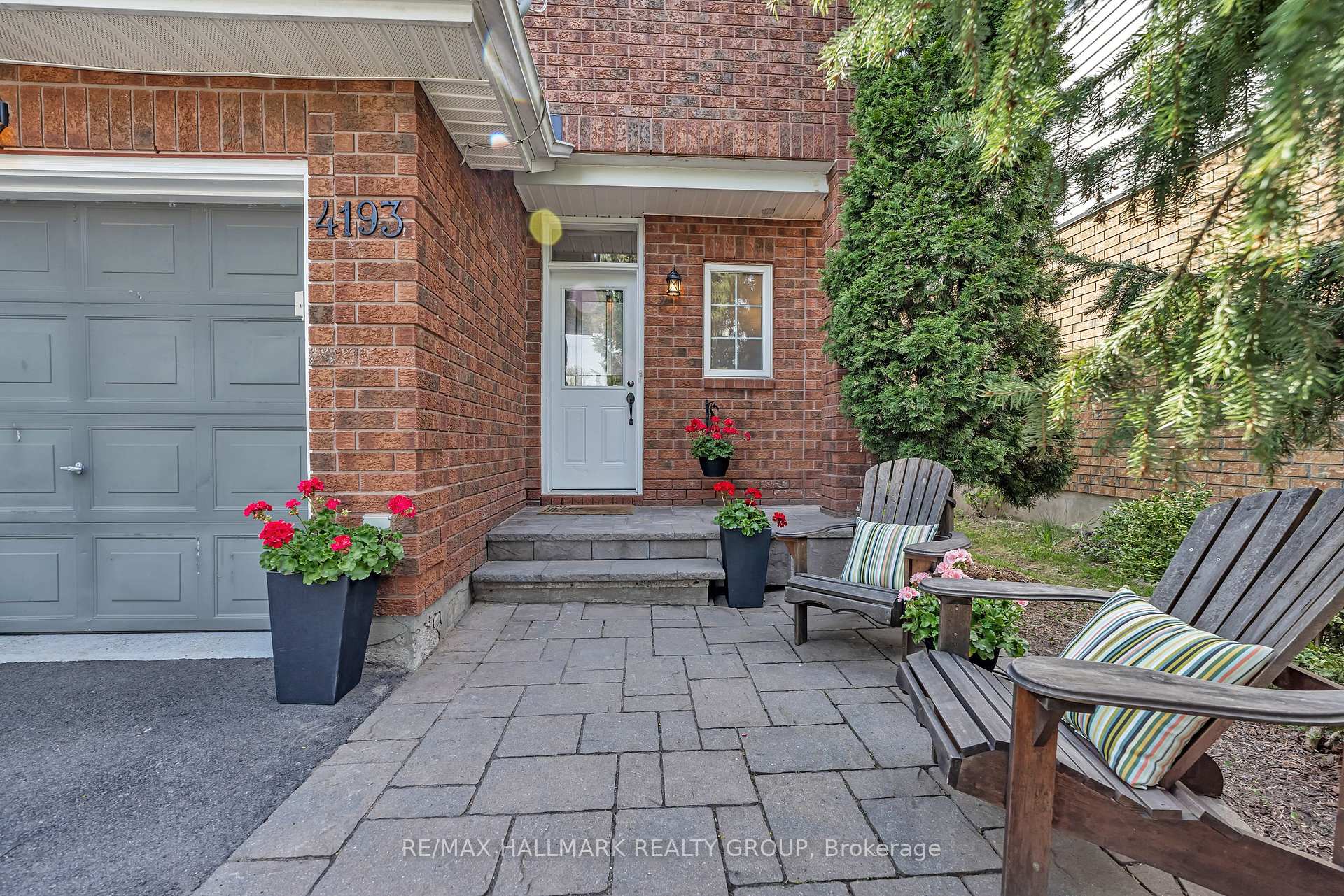Photo 3 of 4193 Owl Valley Drive, Ottawa, Riverside South/Gloucester Glen — HOMEH