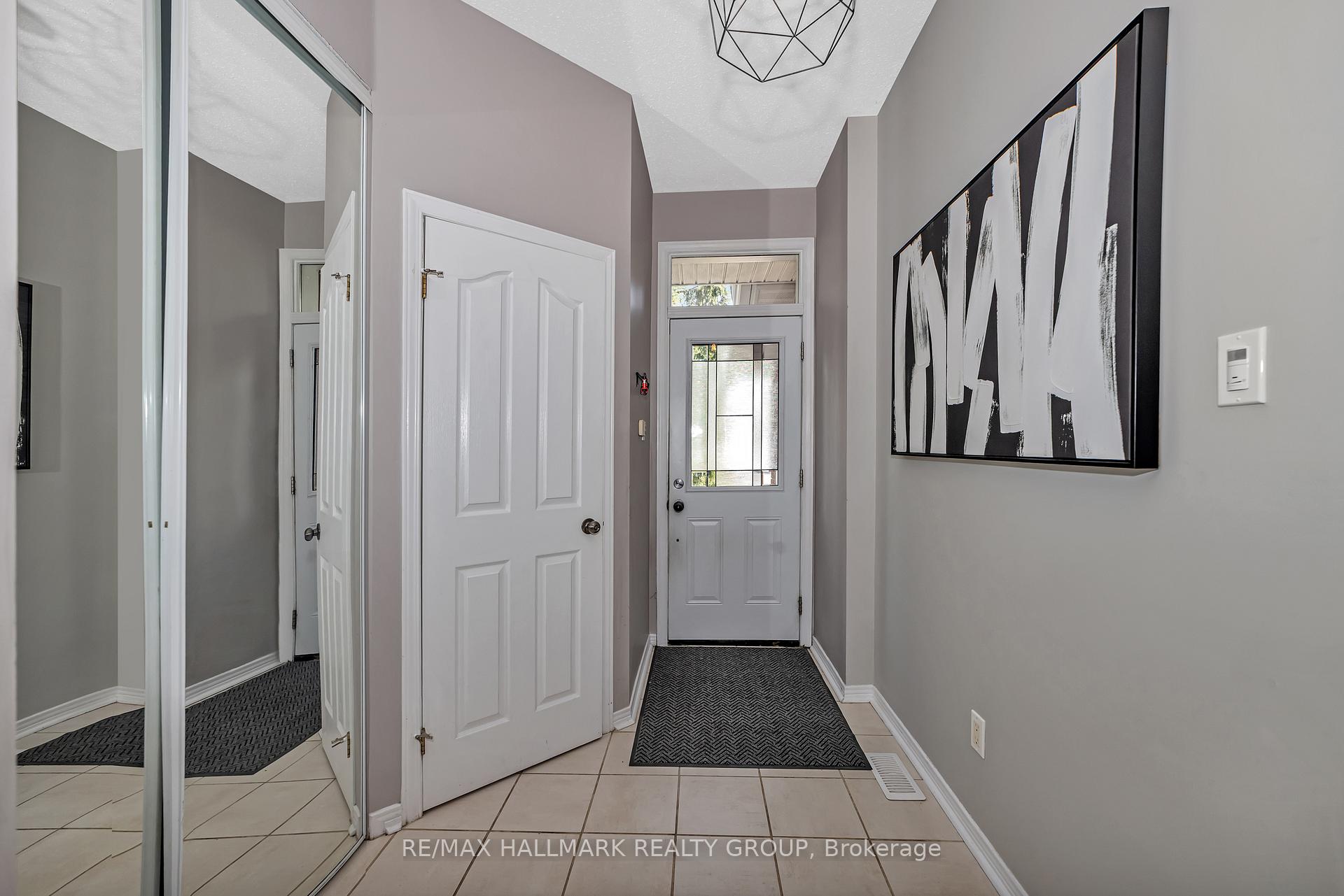 Photo 4 of 4193 Owl Valley Drive, Ottawa, Riverside South/Gloucester Glen — HOMEH