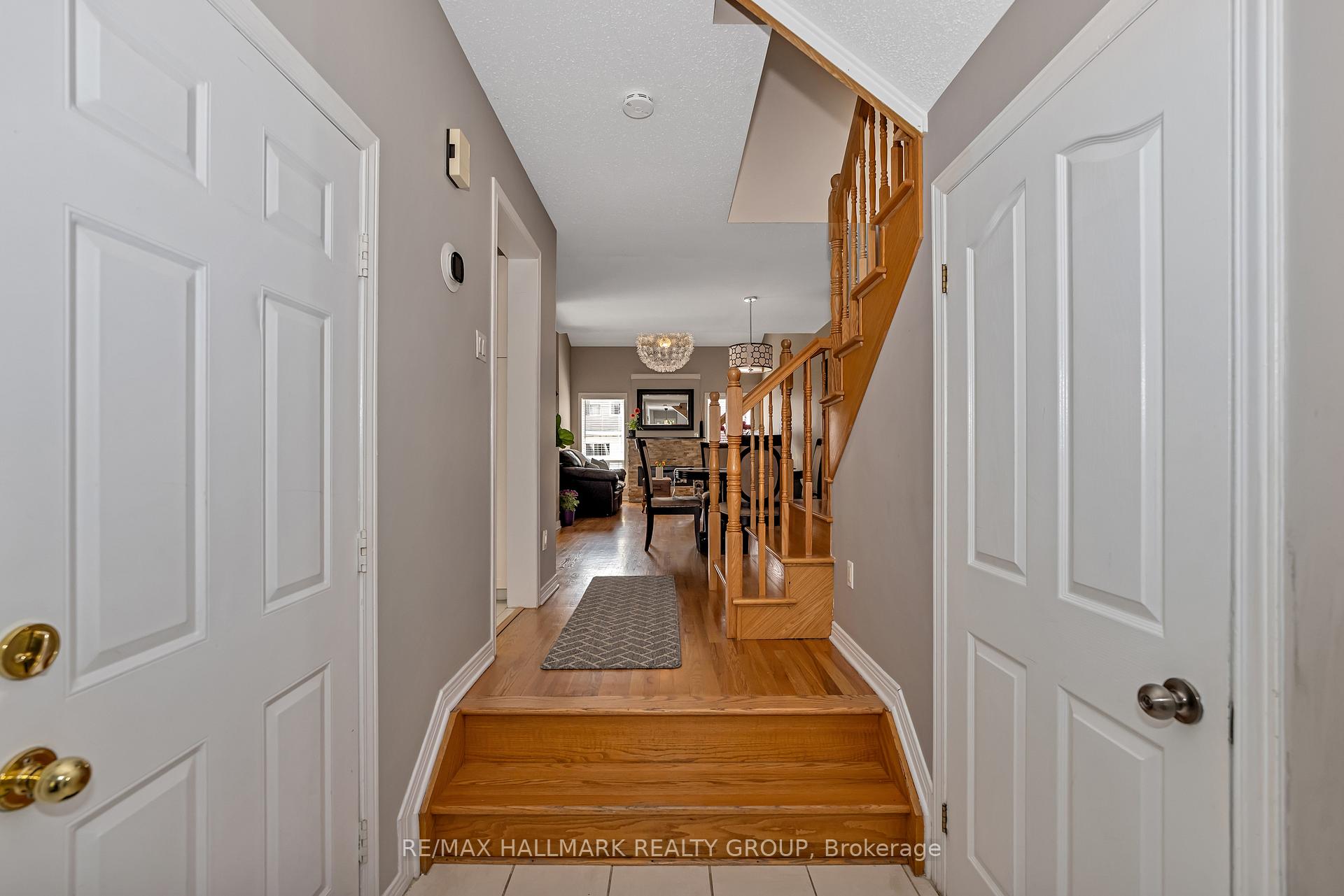 Photo 6 of 4193 Owl Valley Drive, Ottawa, Riverside South/Gloucester Glen — HOMEH