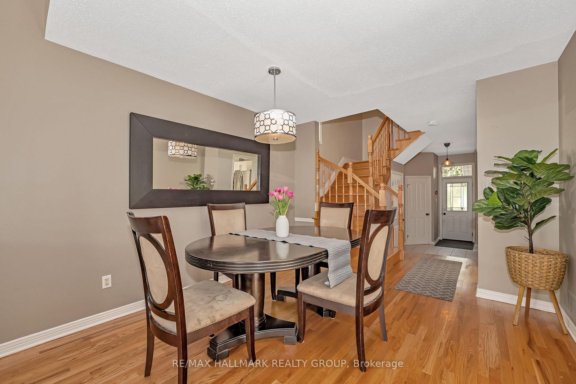 Photo 10 of 4193 Owl Valley Drive, Ottawa, Riverside South/Gloucester Glen — HOMEH