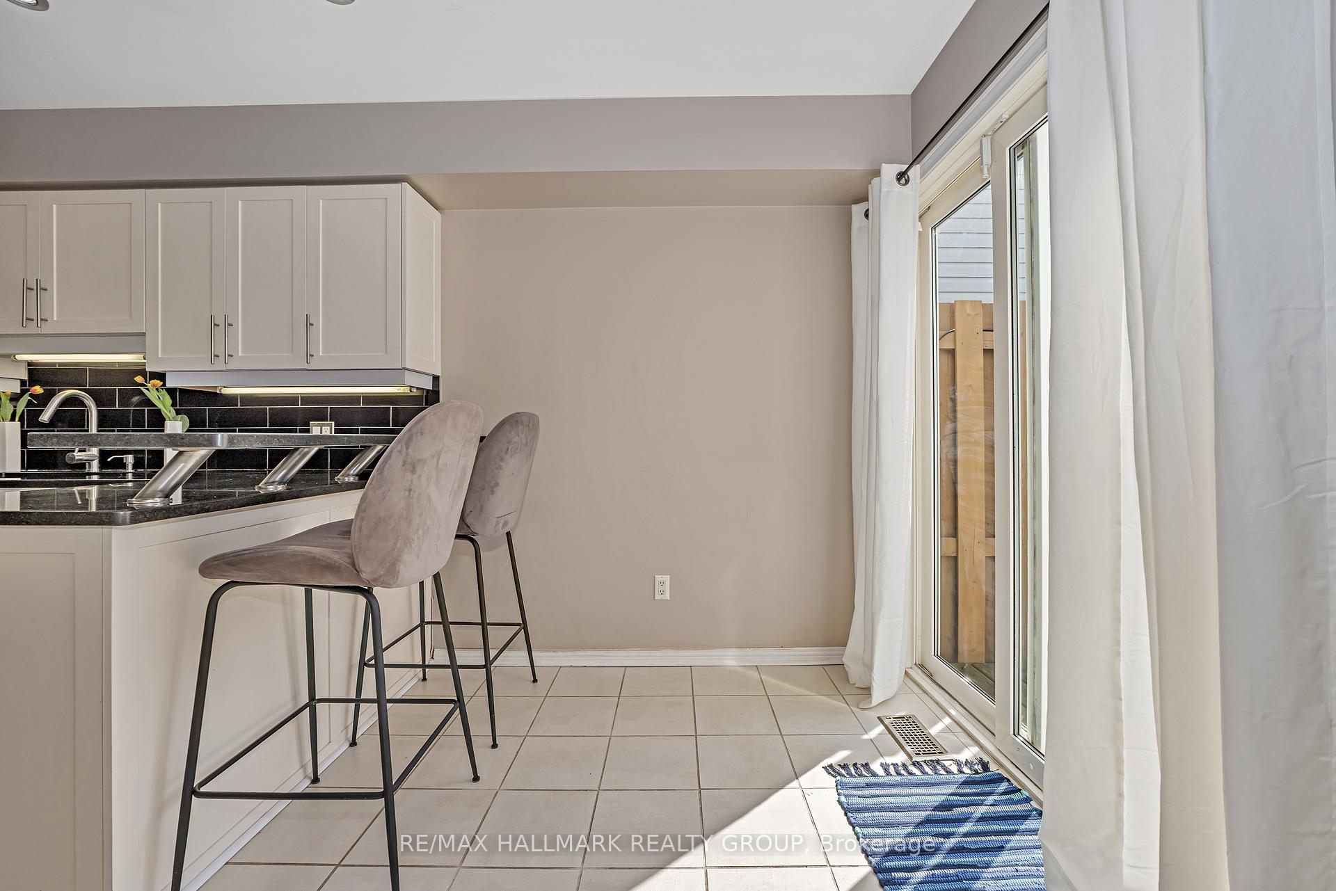 Photo 15 of 4193 Owl Valley Drive, Ottawa, Riverside South/Gloucester Glen — HOMEH