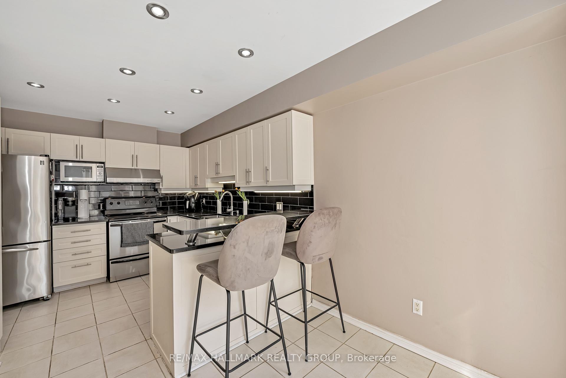 Photo 16 of 4193 Owl Valley Drive, Ottawa, Riverside South/Gloucester Glen — HOMEH