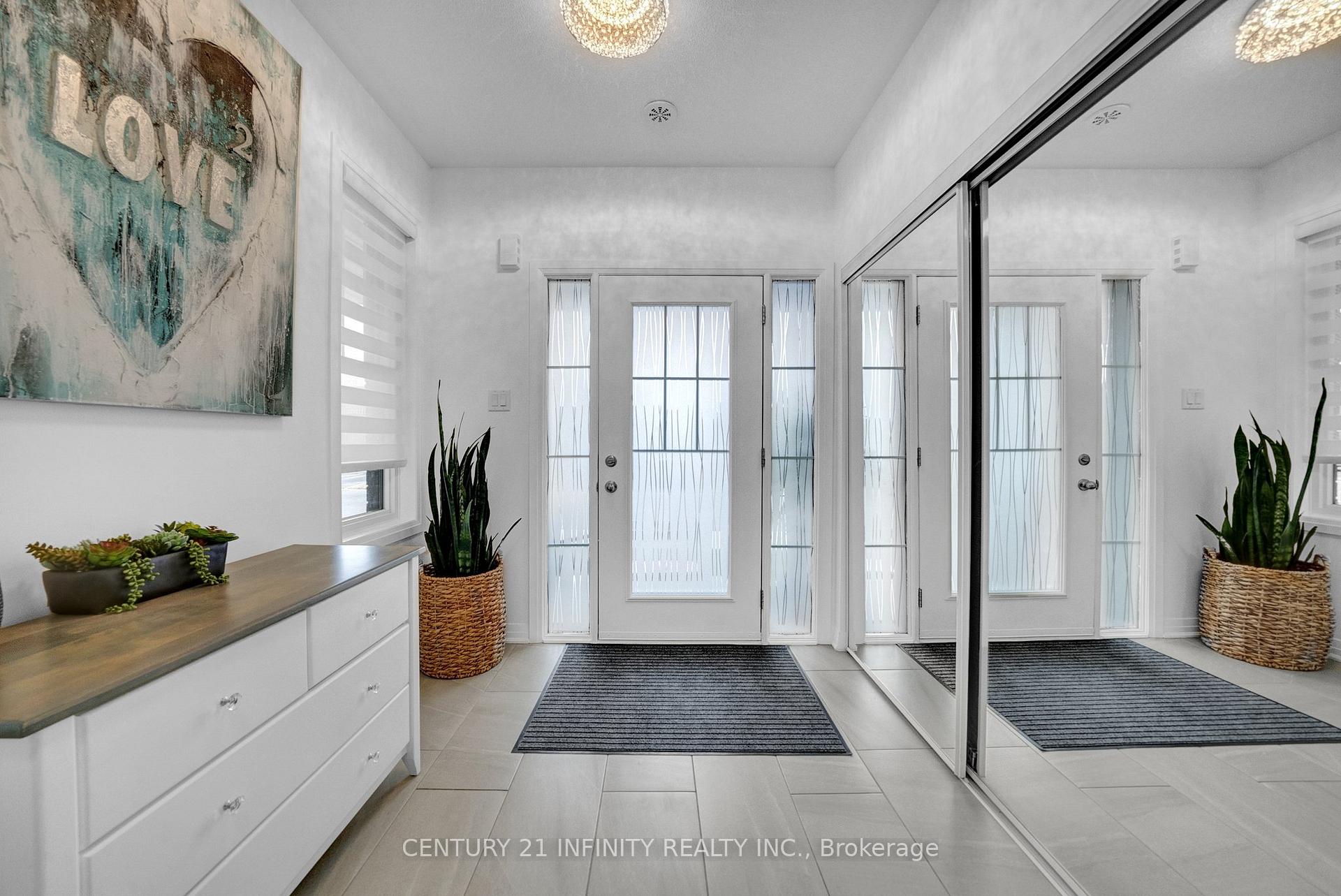 Photo 3 of 30 King William Way, Clarington, Bowmanville — HOMEH
