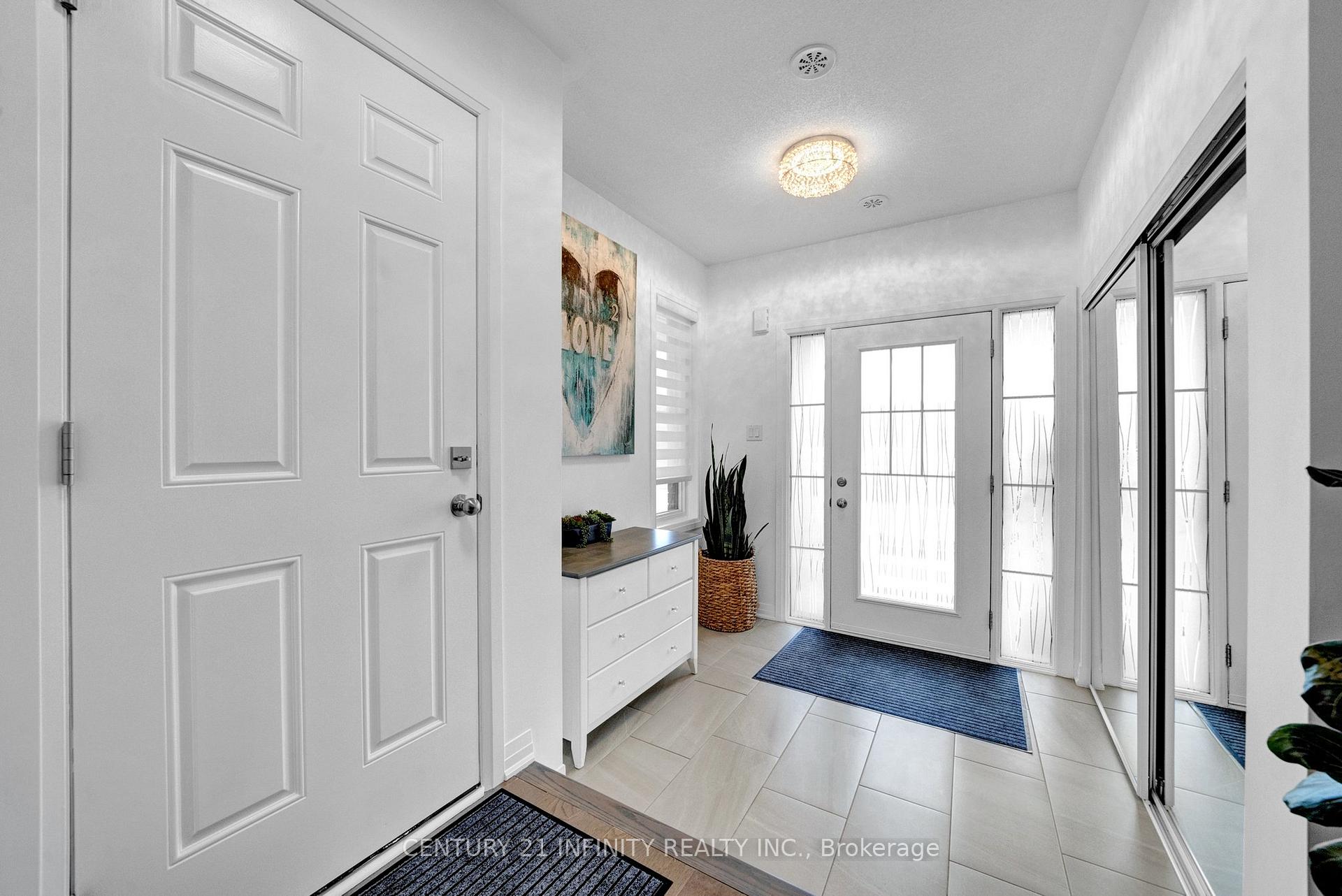 Photo 5 of 30 King William Way, Clarington, Bowmanville — HOMEH