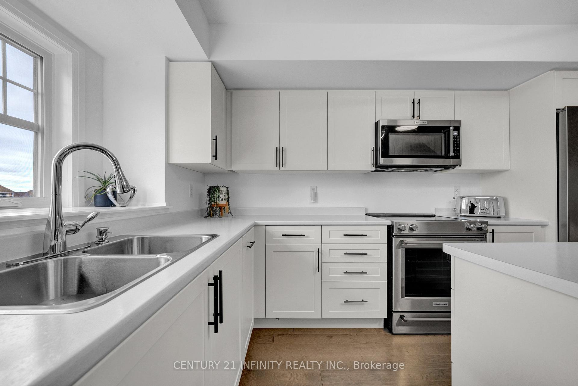 Photo 6 of 30 King William Way, Clarington, Bowmanville — HOMEH